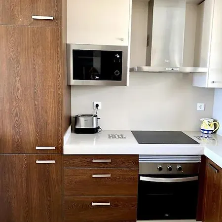 Апартаменты New Stunning Ocean Aprt In 